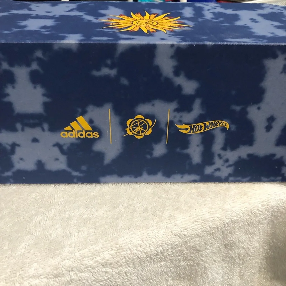 SW x Adidas Slide